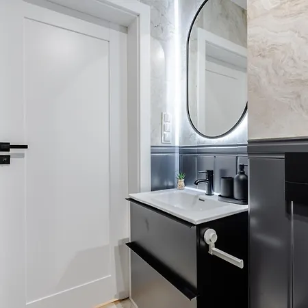 Apartament Very Berry - Piekary 13b - Apartmenty Stare Miasto, Self Check In 24h! *